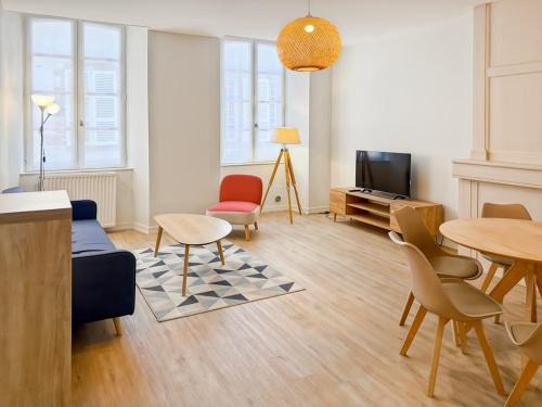 Aurillac Apartment | Élégance, confort à l'Hôtel particulier d'Aurillac