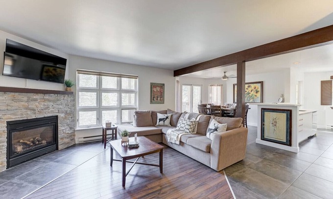 Mont-Tremblant Apartment | Érablière Charm | 2BDR | Pool - Mont-Tremblant