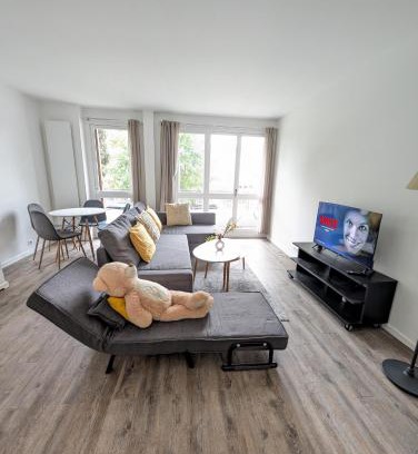 Faubourg de l'Arche Apartment | Évasion La Défense - Balcon & Wi-Fi, à 10 min de Paris