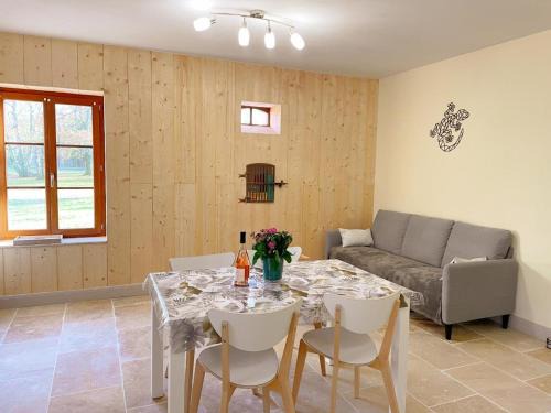 Selles-sur-Cher House | Évasion moderne et cosy avec jardin clos près des châteaux et du ZooParc de Beauval - FR-1-491-359