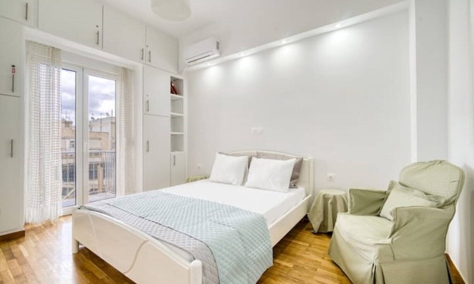 Pangrati Apartment | Φωτεινό Αρχοντικό Διαμέρισμα