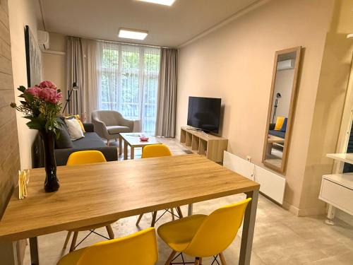 Kazanlak Apartment | Елегантен апартамент в супер центъра на града с изглед към парк, възможност за безплатно паркиране