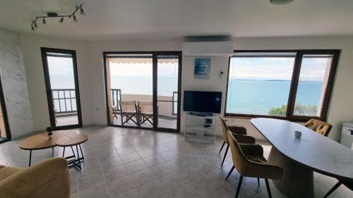 Sveti Vlas Apartment | Под наем 4-стаен Апартамент с Изумителна фронтална гледка море, Sun Coast resort Свети Влас