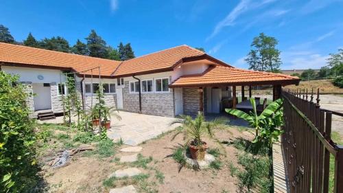 Kazanlak House | При Валери