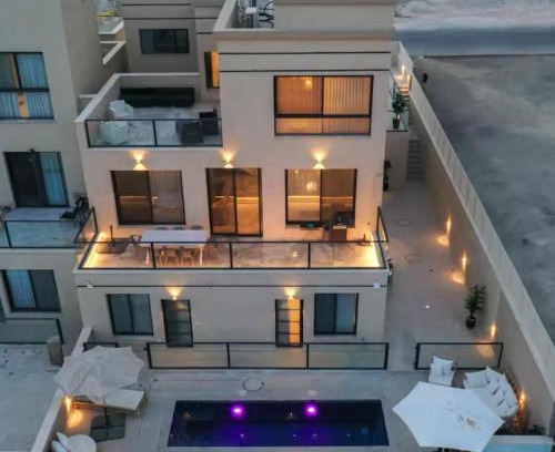 Neve Zohar Apartment | ריזורט האחוזה -מתחם וילה וסוויטות עם בריכה משותפת מול נוף ים המלח