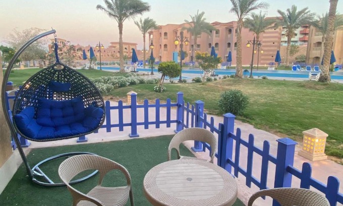 Zafarana Ski Chalet | شاليه مميز ارضي بحديقة علي حمام السباحة مباشرة بورتو ساوث العين السخنة للعائلات فقط