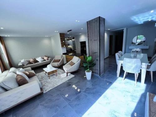 Al Duqqi Apartment | شقة مميزة للايجار المفروش في الدقي بشارع مصدق