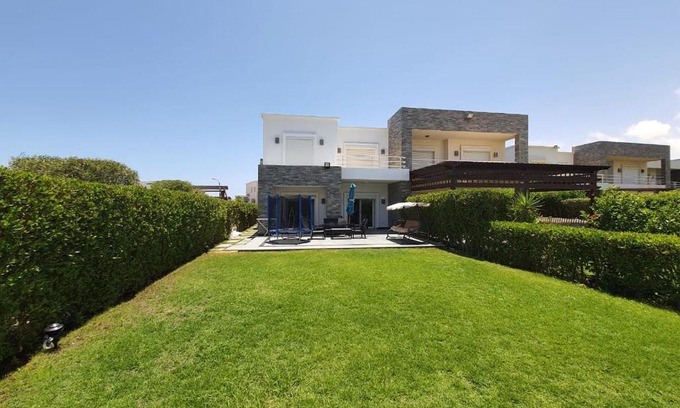 Sidi Abd El-Rahman Ski Chalet | فيلا للايجار في amwaj الساحل الشمالي
