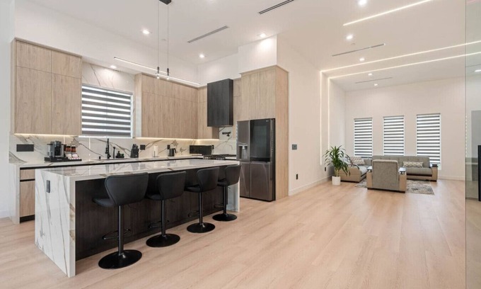 Valley Glen House | ৎ୭ The Valley Nest ৎ୭ w/Backyard,Gameroom & More