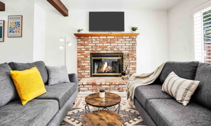 Reseda House | ৎ୭Charming Gilmore in Resedaৎ୭ Fullyfurnished