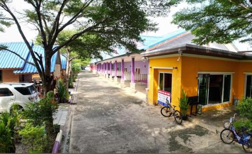 Suphan Buri Hotel | กินรี รีสอร์ท