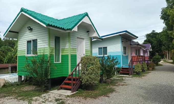Kanchanaburi House | ชายเขาโฮมสเตย์