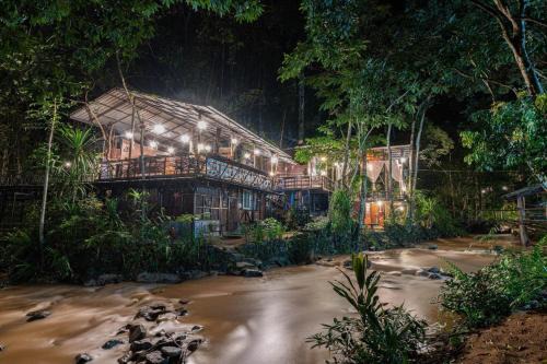 Chiang Dao District House | บ้านระเบียงน้ำ แม่แมะ