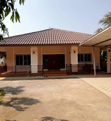 Tha Sut House | บ้านสวนสบายใจโฮมสเตย์ ใกล้มหาวิทยาลัยแม่ฟ้าหลวง 3ห้องนอน ห่างถนน 2 กิโล