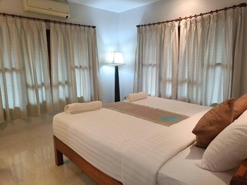 Nong Chaeng Resort | เดอะ มูนรีสอร์ท อุบลราชธานี