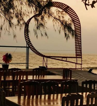 Chaiya House | ไชยาซีวิวโฮมสเตย์ (Chaiya Seaview Homestay)