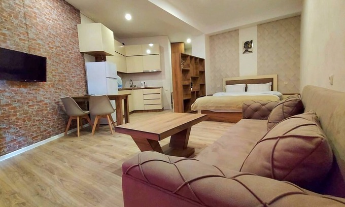 Tbilisi Apartment | ბინა თბილისში t'bilisi .გლდნი.