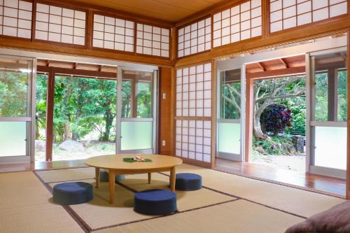 Ishigaki House | ビーチ徒歩3分 BBQ可 最大10名宿泊の和室付き平屋 石垣 伊原間 Akashis house