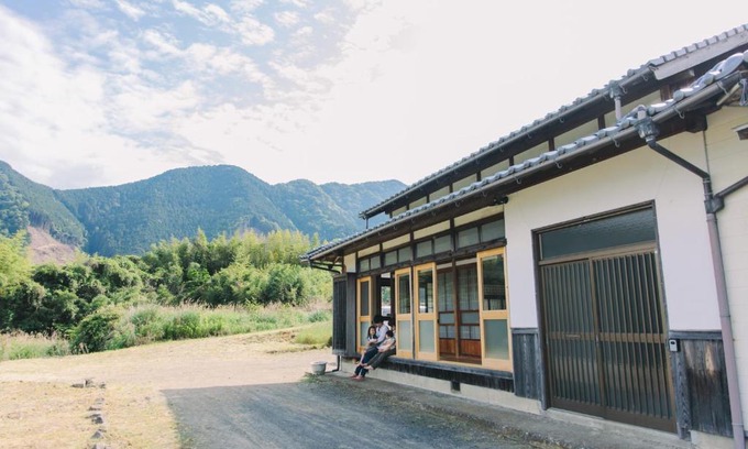 Saijo House | 一棟貸し古民家宿「縁側のとき」Engawanotoki Villa