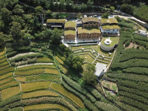 Weixi Lisu Autonomous County Cabin | 云雨田半山民宿