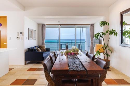 Tancha Resort | 海まで徒歩1分 沖縄でも珍しい絶景ホテル 贅沢プライベートビーチ付き ビーチルーム