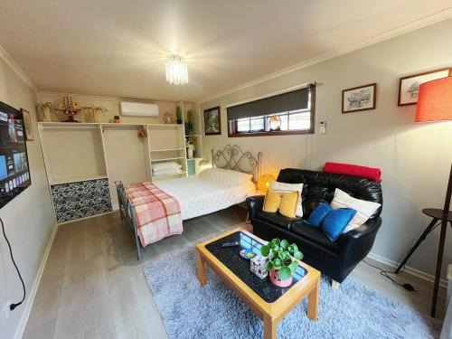 Blackmans Bay Apartment | 阳光花园公寓 临近海滩与市中心