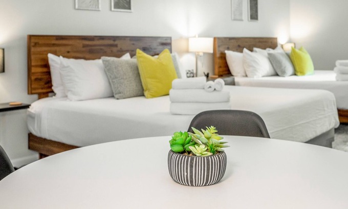 Chattanooga Cabin | 01: The Eames Suite - A PMI Scenic City Vacation Rental