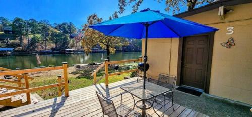 Mid America House | #03 - Fantastic Lakeside Studio Cottage- Pet Friendly