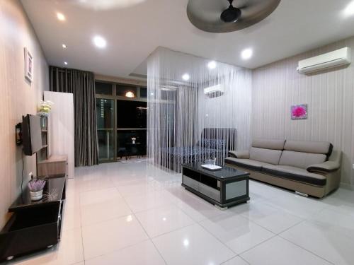 Taman Mount Austin Apartment | 03A-Mount Austin Palazio Studio Homestay for 2pax WIFI