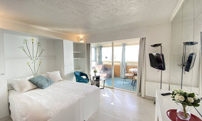 Saint-Laurent-du-Var Apartment | 06BH - Beautiful seafront studio