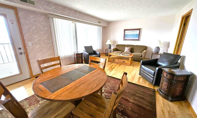 Traverse City Condo | #07 ELK RAPIDS BEACH CONDOMINIUM