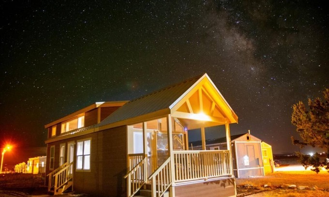 Valle Cottage | 076 Tiny Home near Grand Canyon South Rim Sleeps 8