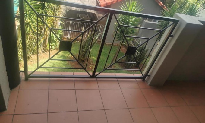 Greater Johannesburg Metropolitan Area Apartment | 09 Exeter