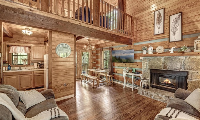 Pigeon Forge Cabin | 1/2 Mile to the Parkway! Hot Tub - 3BR/2BA - Perfect Location!