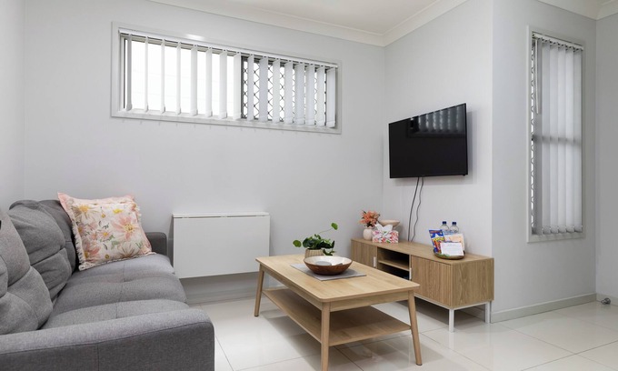 Rocklea Apartment | 1 Bdr Apt! GST Credits! Kitchen! Parking! 339F1