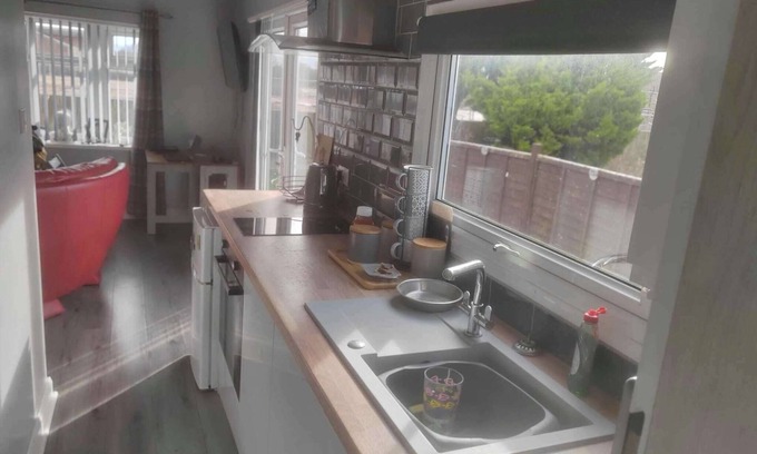 Hornsea Cabin | 1 bed-Garden-Parking-Pets-10 mins to beach