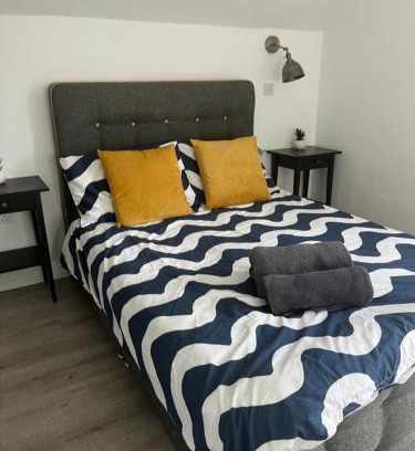 Weston-super-Mare Apartment | 1 Bed Room Flat with sofa Bed, full kitchen