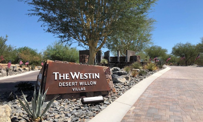 Palm Desert Resort | 1 bed-room villa 600sqft with living room and full kitchen in Palm Desert, CA.