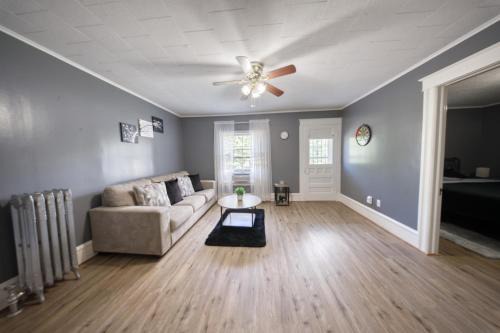 Carbondale Apartment | 1-Bedroom, 1-Bath Getaway