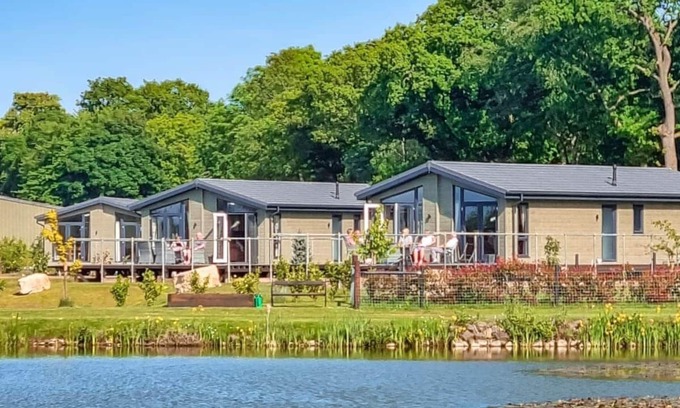 Sturton By Stow Ski Chalet | 1 bedroom accommodation in Thorney, Nr Lincoln