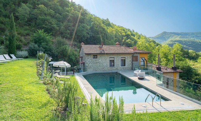 Castel Focognano House | 1 bedroom accommodation in Castel Focognano