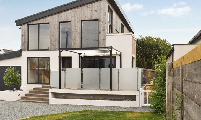 Middleton-on-Sea Cottage | 1 bedroom accommodation in Elmer, near Bognor Regis