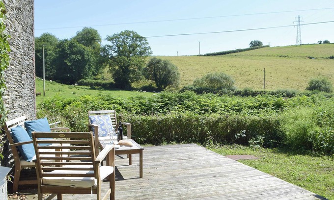 Carmarthen Cottage | 1 bedroom accommodation in Carmarthen