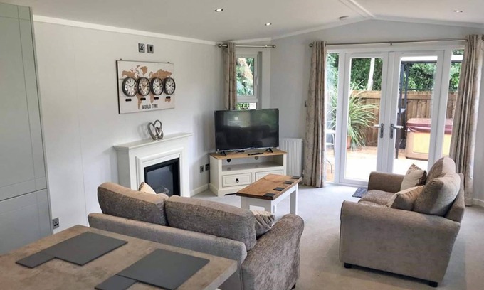 Little Weighton Cabin | 1 bedroom accommodation in Little Weighton, Nr Beverley