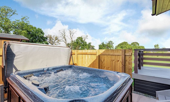 Upper Battlefield Ski Chalet | 1 bedroom accommodation in Shrewsbury