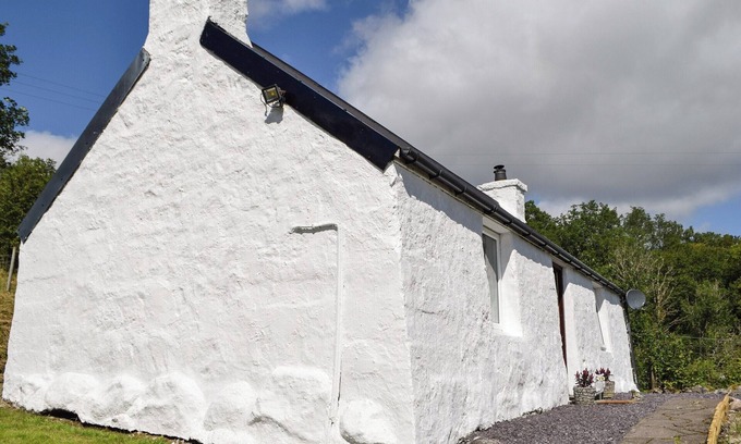 Salen Cottage | 1 bedroom accommodation in Strontian