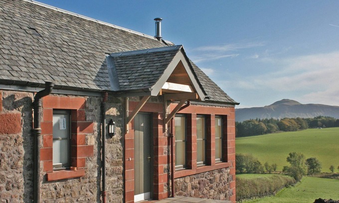Perth Cottage | 1 bedroom accommodation in Glenfarg