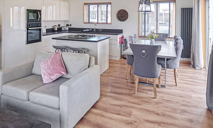 Newbury Ski Chalet | 1 bedroom accommodation in Newbury
