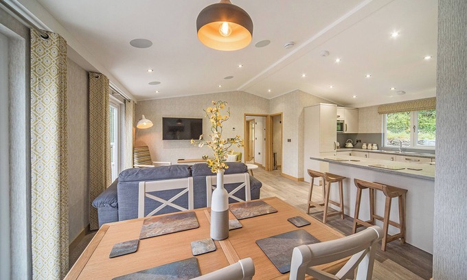 Newport Ski Chalet | 1 bedroom accommodation in Newport, Pembrokeshire