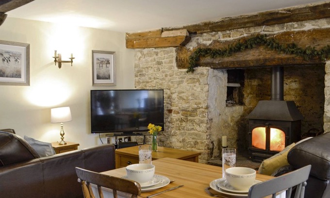 Bridgend Cottage | 1 bedroom accommodation in Bettws